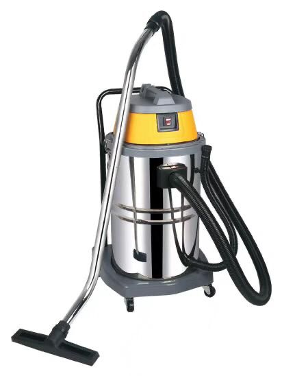 Double motor vacuum cleaner